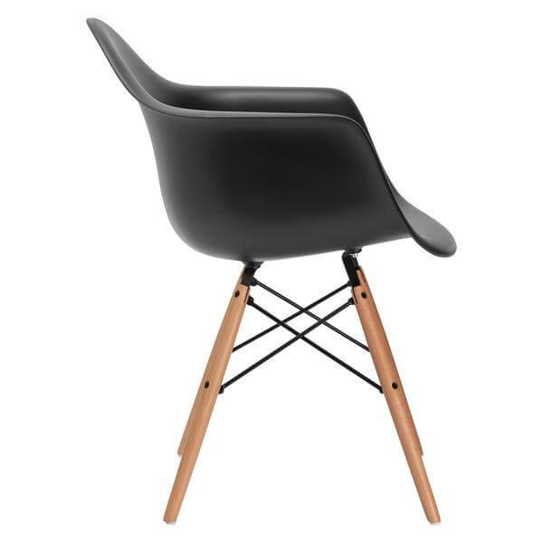 black eames chair